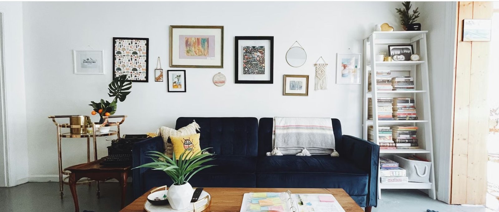 Νέο Ειδικό Χωροταξικό Πλαίσιο για τον Τουρισμό: Τέλος στις ανεξέλεγκτες κλίνες Airbnb σε κορεσμένες περιοχές