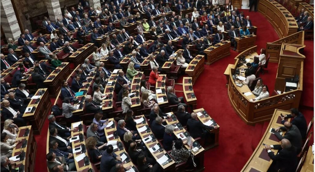 Βουλή: Σήμερα η ψήφιση του νομοσχεδίου για το Κοινωνικό Κλιματικό Ταμείο και άλλες διατάξεις