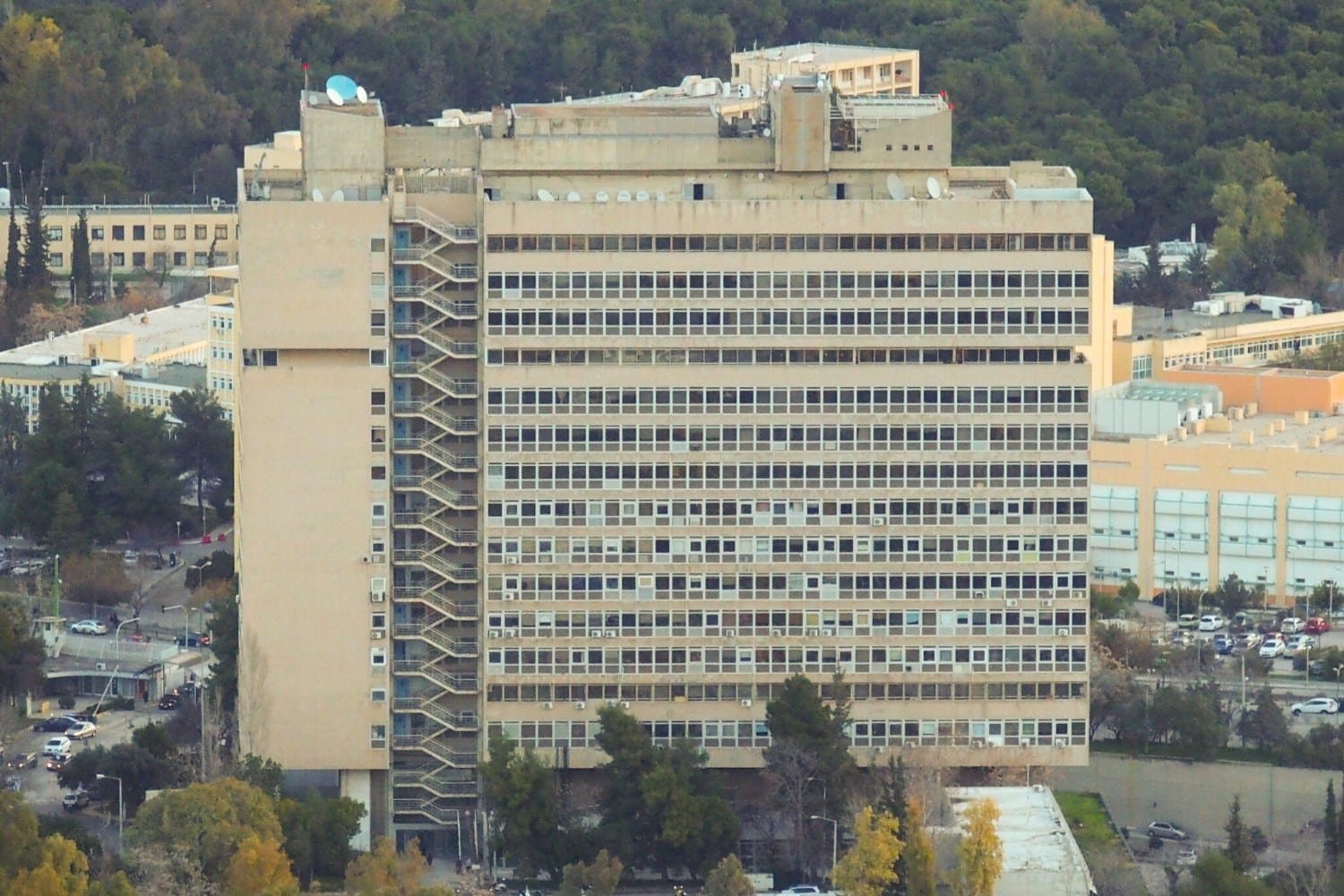 Σύλληψη Εφοριακού και Συνταξιούχου Υπαλλήλου στη Θεσσαλονίκη για Διαφθορά και Παραβίαση Υπηρεσιακού Απορρήτου – Ενημέρωση για Φορολογικούς Ελέγχους