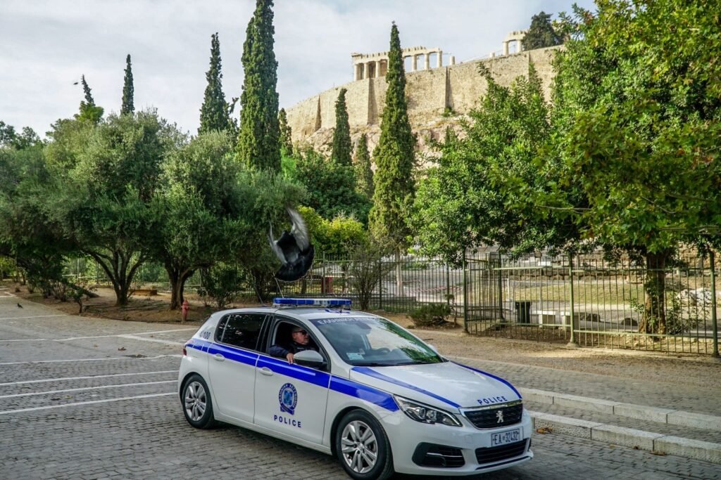 Σοβαρό Επεισόδιο στην Ακρόπολη: Αστυνομικοί αντιμέτωποι με μηνύσεις, δικογραφία και αφαίρεση οπλισμού