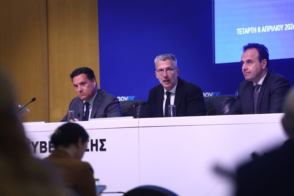 Απευθείας Μετάδοση: Συνέντευξη Τύπου για την Προστασία των Ανηλίκων στα Social Media και την Ψηφιακή Ασφάλεια