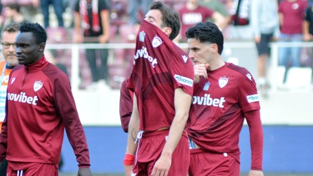 Super League Playouts: Σκηνές αγωνίας για τρεις ομάδες – Η ΑΕΛ στο “χορό” του Ζαλόγγου, ενώ Αστέρας Τρίπολης και Πανσερραϊκός πλησιάζουν – Ενημερωμένη Βαθμολογία και Επόμενη Αγωνιστική