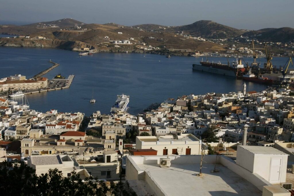 Σύρος: Ξεσηκώθηκε η Εγκληματική Ομάδα Διακίνησης Ναρκωτικών – Συλλήφθησαν Τέσσερα Άτομα