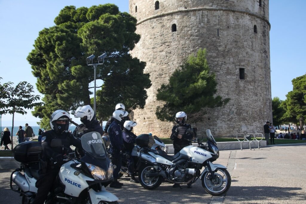 Θεσσαλονίκη: Ηλικία 16-17 ετών, ηλικία 12 οχημάτων, ηλικία 12 οχημάτων, ηλικία 12 οχημάτων – Συλλήφθηκαν τρεις ανήλικοι για σειρά διαρρήξεων