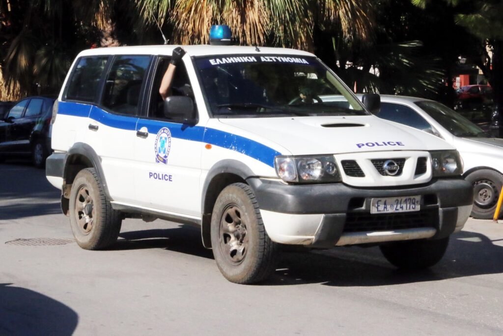 Κρήτη: Αστυνομικός εκτός υπηρεσίας έδειξε την αφοβία του αφοπλίzοντας νεαρό άνδρα στα Χανιά