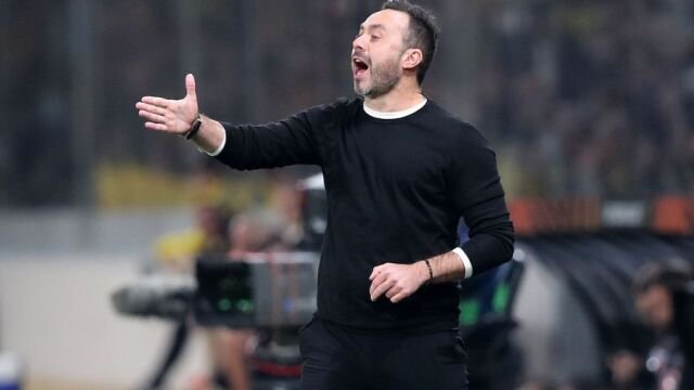 Τότεναμ: Ο Ντε Τζέρμπι Επιστρέφει στις Τακτικές του Ποστέκογλου για να Σώσει την Ομάδα από τον Υποβιβασμό