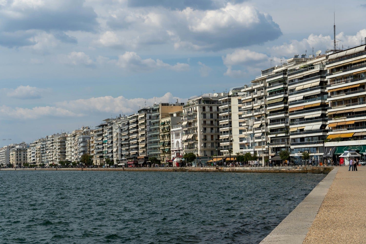 Θεσσαλονίκη: Συλλήφθησαν δύο αλλοδαποί για διαρρήξεις αυτοκινήτων στο κέντρο – Επέστρεψαν κλοπιμαία στους ιδιοκτήτες τους