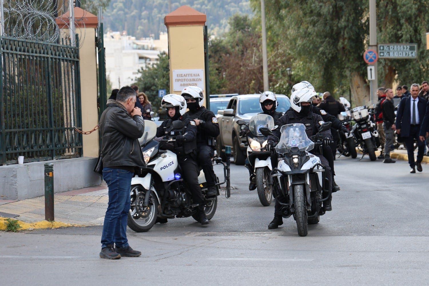 Στον Εισαγγελέα οδηγείται σήμερα η 26χρονη εγγονή γνωστού πολιτικού, μετά τη σύλληψή της για κατοχή ναρκωτικών