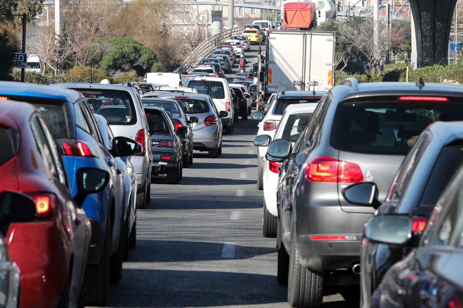 Έκτακτες Κυκλοφοριακές Ρυθμίσεις στην Καισαριανή: Τμήμα της Λεωφόρου Εθνικής Αντιστάσεως Θα Παραμείνει Κλειστό