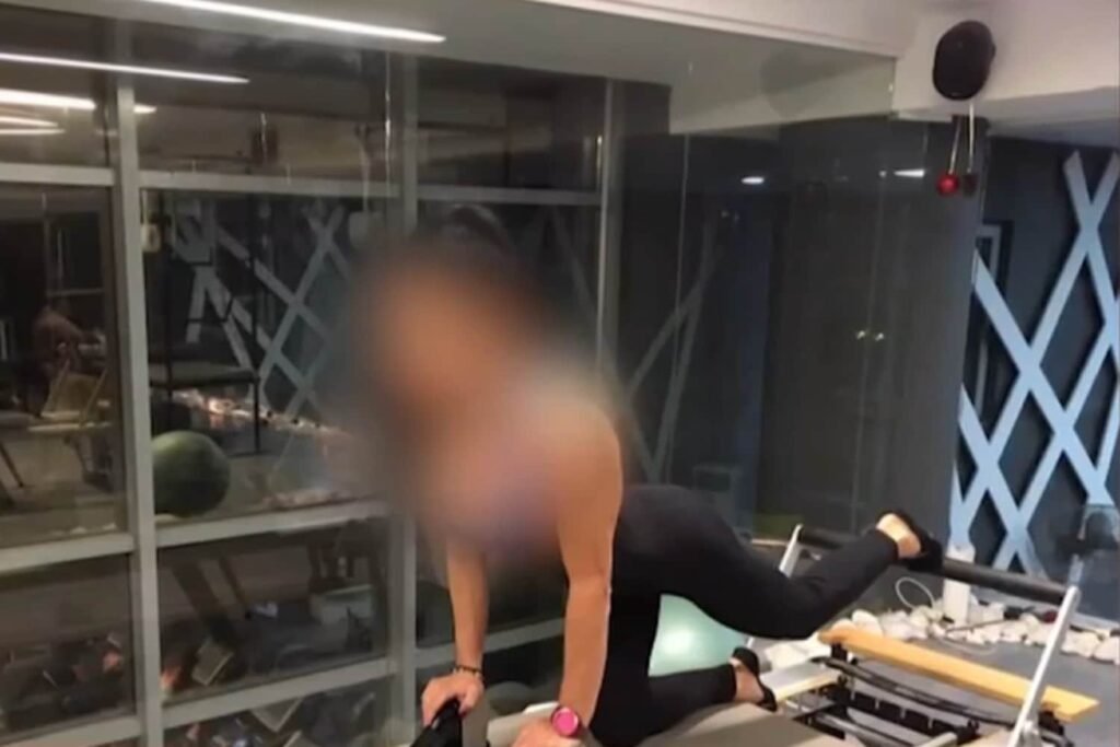 Συναγερμός στο Κορωπί: Influencer σε ημιλιπόθυμη κατάσταση οδηγούσε με 78 αναβολικά χάπια – Λεπτομέρειες για την καταδίωξη