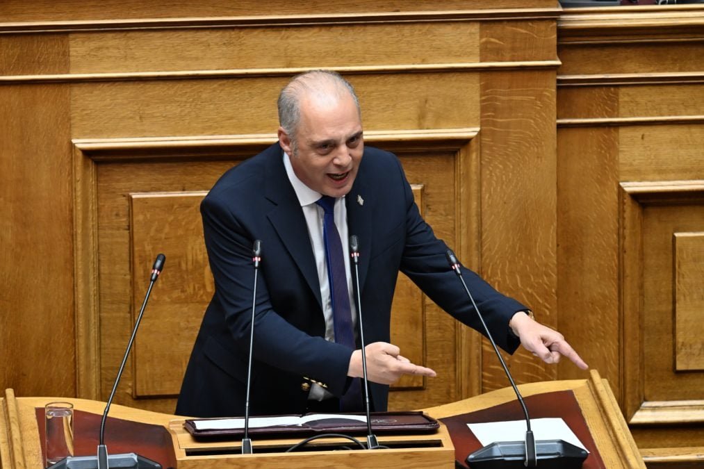 Βελόπουλος στη Βουλή: “Σύνορα και Κράτος Δικαίου είναι Άρρηκτα Συνδεδεμένα – Η Ελληνική Λύση Έρχεται Επόμενη Κυβέρνηση”