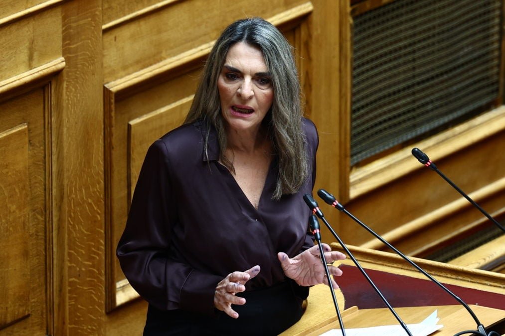 Πέρκα στη Βουλή: «Ο Πρωθυπουργός παρουσίασε μία εικονική πραγματικότητα για το κράτος δικαίου στην Ελλάδα»