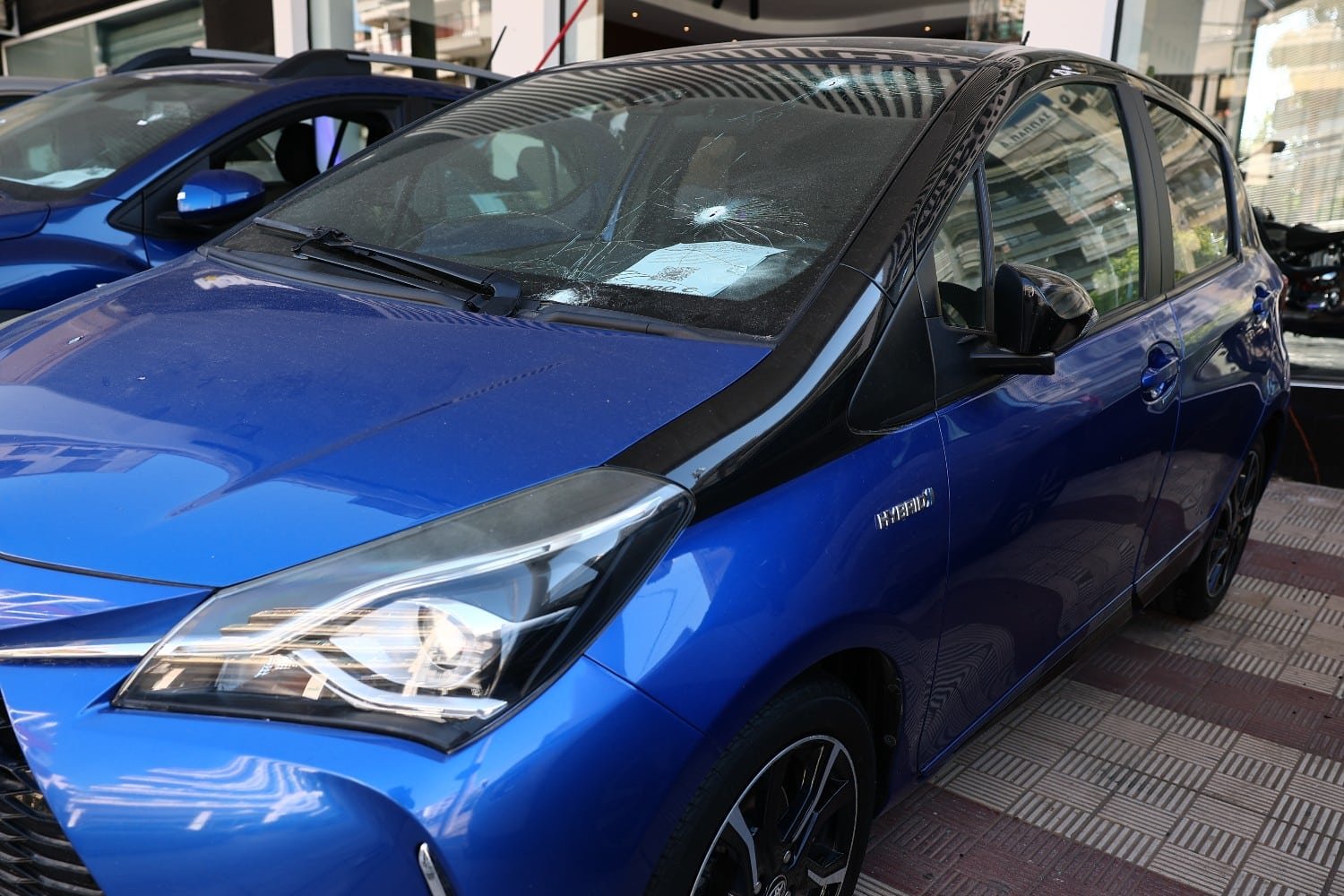 Θεσσαλονίκη: Ένοπλη επίθεση σε εταιρεία μεταχειρισμένων αυτοκινήτων – Οι έρευνες της ΕΛ.ΑΣ. για τη σύνδεση με κυκλώματα εκβιαστών