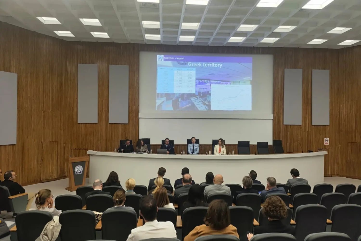 Ελλάδα και Κύπρος Ενισχύουν τη Συνεργασία τους κατά της Ενδοοικογενειακής Βίας με Επίσκεψη στη ΓΑΔΑ