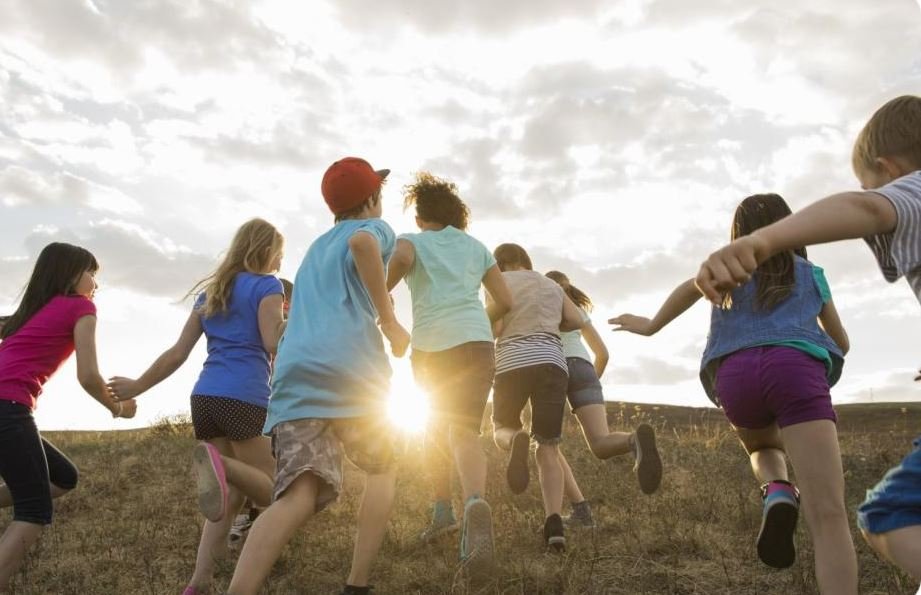 Παιδικές Κατασκηνώσεις ΔΥΠΑ: Προετοιμάζεται η παροχή 70.000 voucher – Ποιοι είναι δικαιούχοι και ποιες οι προϋποθέσεις