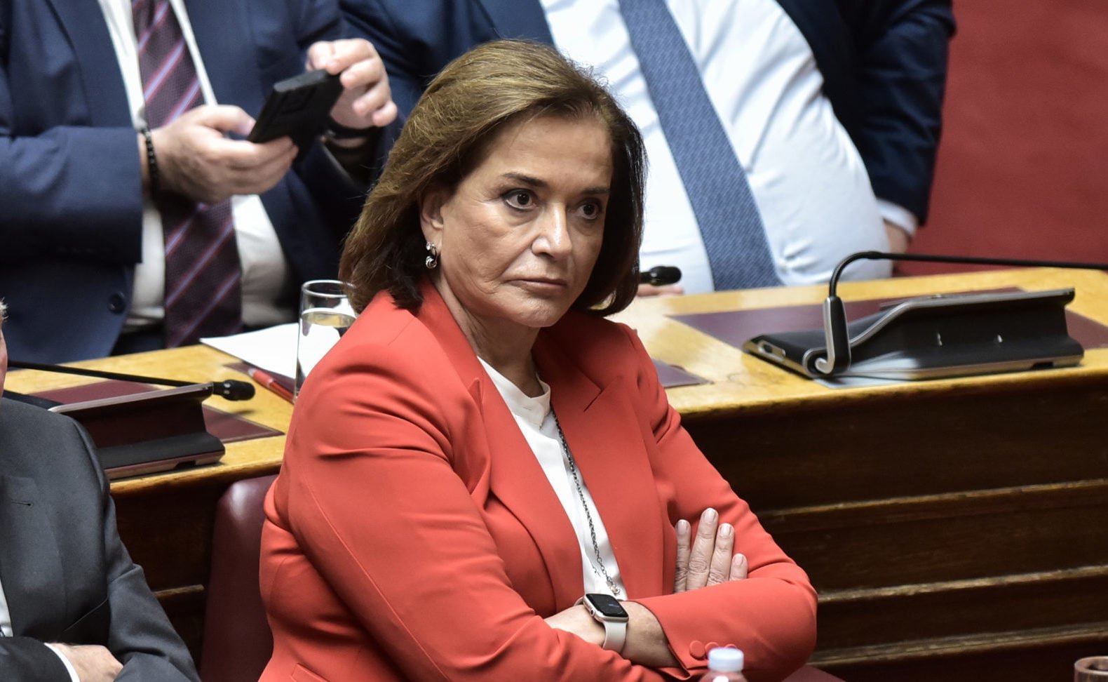 Ντόρα Μπακογιάννη: Ο Σκέρτσος είναι εξαιρετικός τεχνοκράτης, το άρθρο του παρεξηγήθηκε – Δεν το διάβασε σωστά