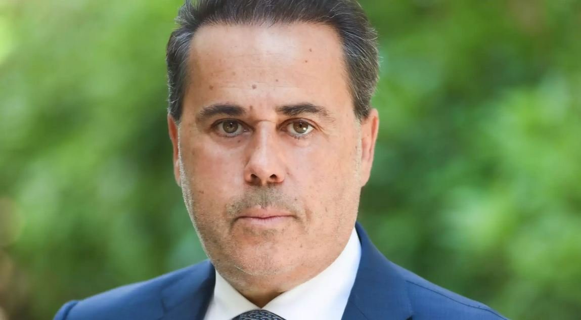 Η Ενεργειακή Δημοκρατία στα Μπαλκόνια: Ο Υπουργός Περιβάλλοντος και Ενέργειας Εξηγεί Τι Σημαίνει η Νέα Νομοθεσία για τα Φωτοβολταϊκά