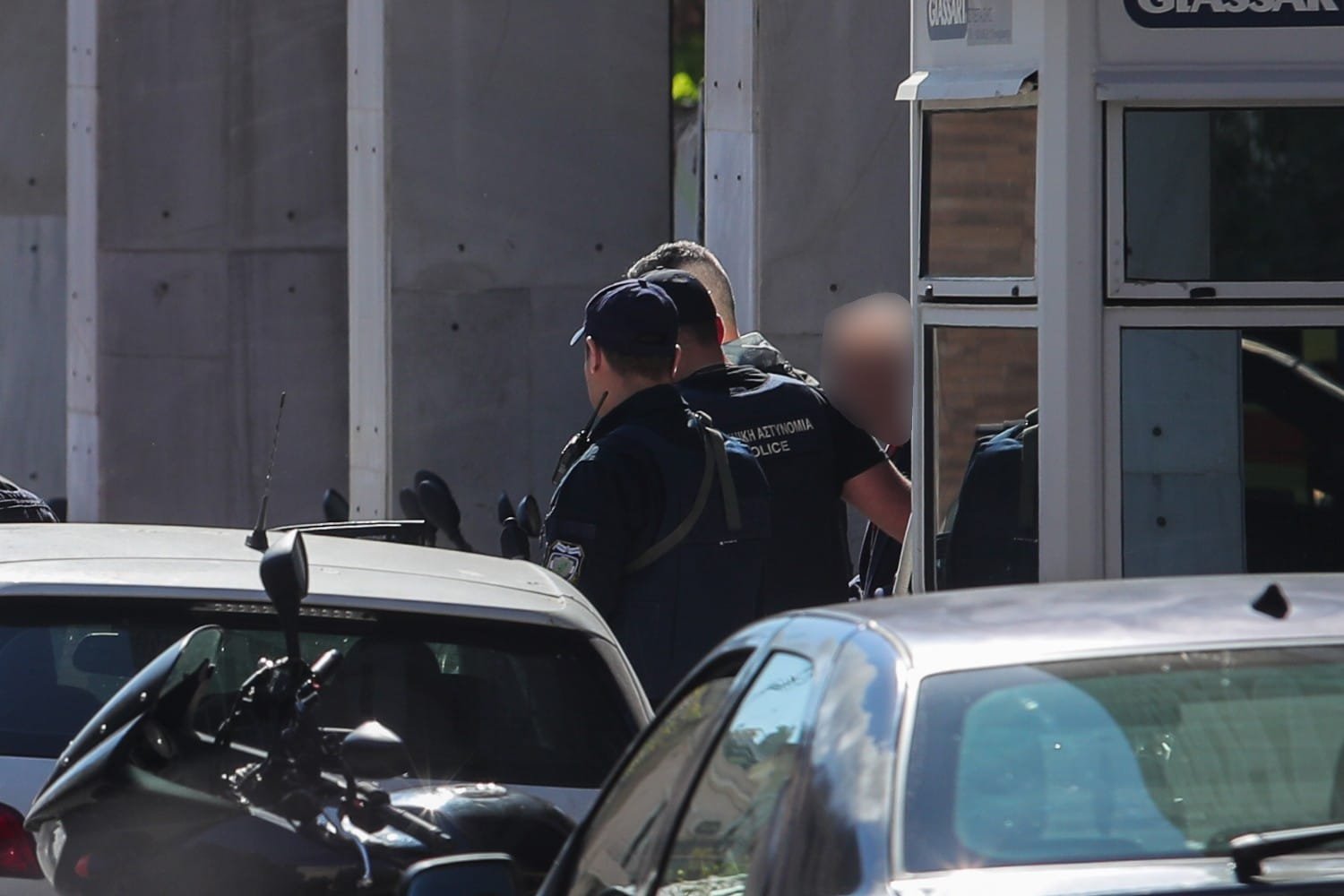 89χρονος αντιμετωπίζει κατηγορίες για πολλαπλές απόπειρες ανθρωποκτονίας μετά από περιστατικά σε ΕΦΚΑ και Εφετείο