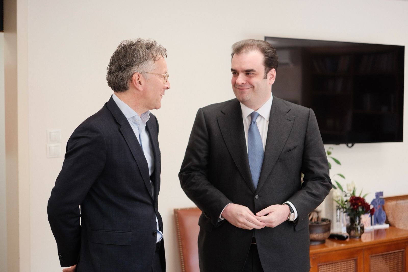 Συνάντηση Πιερρακάκη-Ντάισελμπλουμ: Ελλάδα αφήνει πίσω την κρίση, κοιτάζει με αισιοδοξία το μέλλον