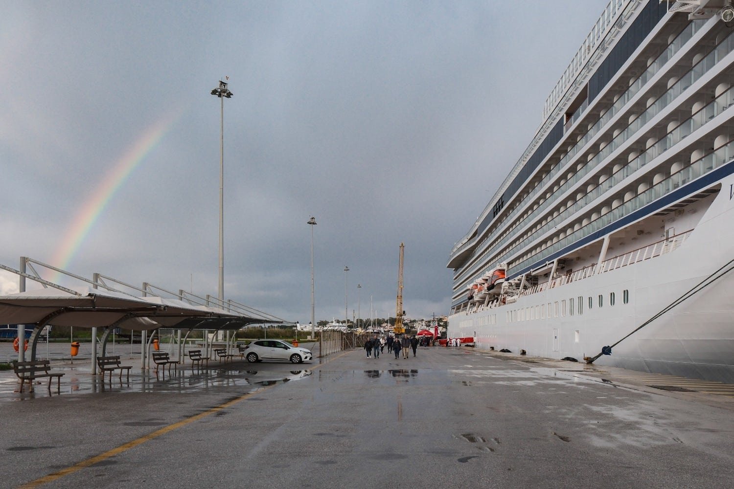 Κλοπή και λαθρεμπόριο τσιγάρων εν πλω για τα Χανιά: Δύο συλλήψεις μετά την άρπαξη τσάντας επιβάτη