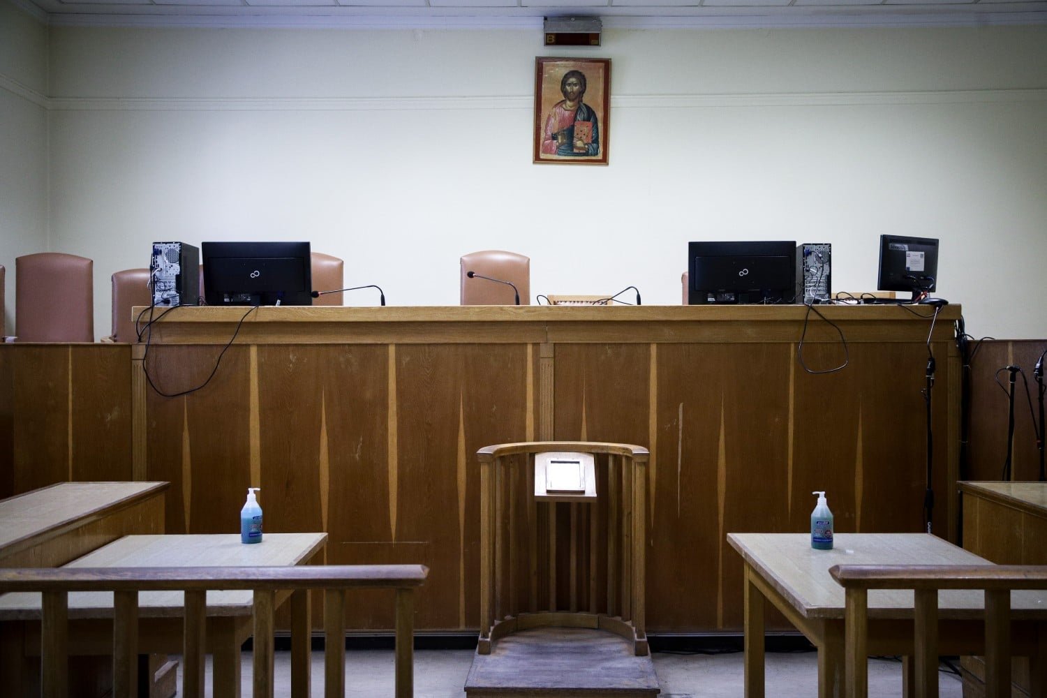 Αμπελόκηποι: Αναβολή δίκης για 72χρονη υπεύθυνη παράνομου γηροκομείου – Νέες σοκαριστικές εξελίξεις
