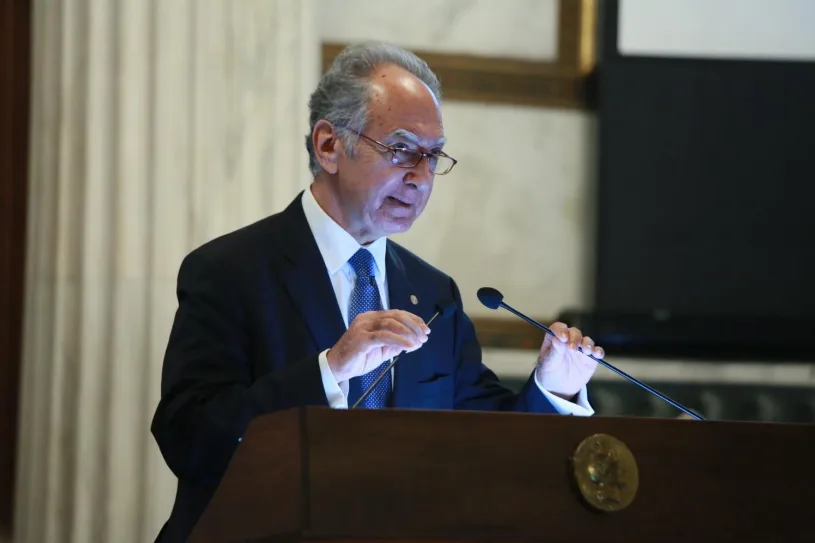 Ο Πασχάλης Κιτρομηλίδης στο Μέγαρο Μουσικής Αθηνών: «Ευρώπη: ιδέα και πρόκληση» – Μια βαθιά ανάλυση.