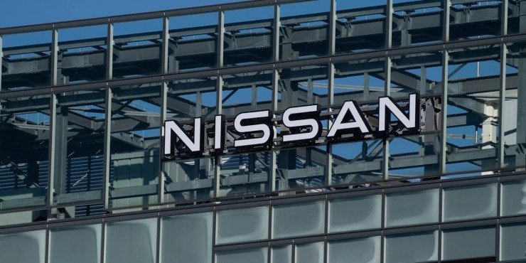 Nissan: Αναδιάρθρωση Παραγωγής στο Ηνωμένο Βασίλειο με Σύμπτυξη Γραμμών και Μείωση 900 Θέσεων Εργασίας στην Ευρώπη