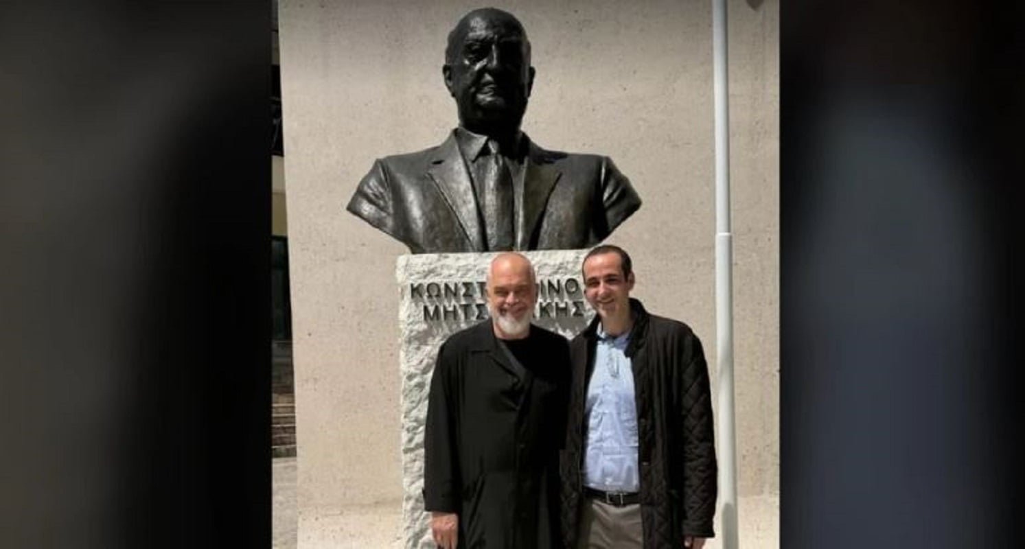 Στη Δερβιτσάνη της Βορείου Ηπείρου ο Γρηγόρης Δημητριάδης: Επίσκεψη στην Προτομή του Κωνσταντίνου Μητσοτάκη, με την συνοδεία του Πρωθυπουργού της Αλβανίας, Έντι Ράμα