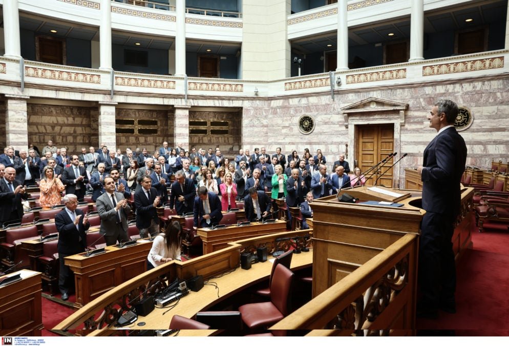 Σημαντική Συνεδρίαση της Κοινοβουλευτικής Ομάδας της ΝΔ: Συζήτηση για τη Συνταγματική Αναθεώρηση και τις Πρόσφατες Προτάσεις