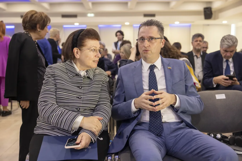 Εγκαινιάστηκε με λαμπρότητα η 22η Διεθνής Έκθεση Βιβλίου Θεσσαλονίκης – Έμφαση στη Φιλαναγνωσία και τη Διεθνή Συνεργασία