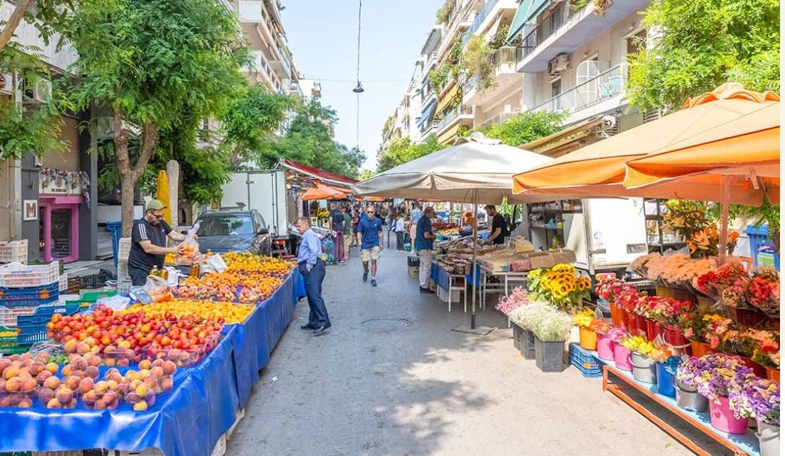 Νέος Νόμος 5297/2026: Όλες οι αλλαγές που φέρνει στις λαϊκές αγορές