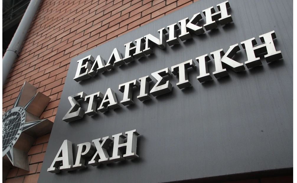 ΕΛΣΤΑΤ: Εντυπωσιακή Μείωση 30,5% στο Έλλειμμα Εμπορικού Ισοζυγίου τον Μάρτιο – Τι δείχνουν τα στοιχεία