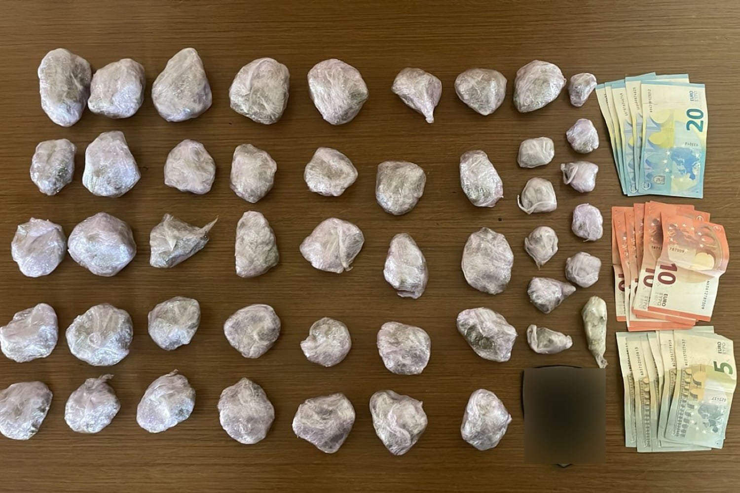Σύλληψη 22χρονου στα Πατήσια για κατοχή και διακίνηση κάνναβης