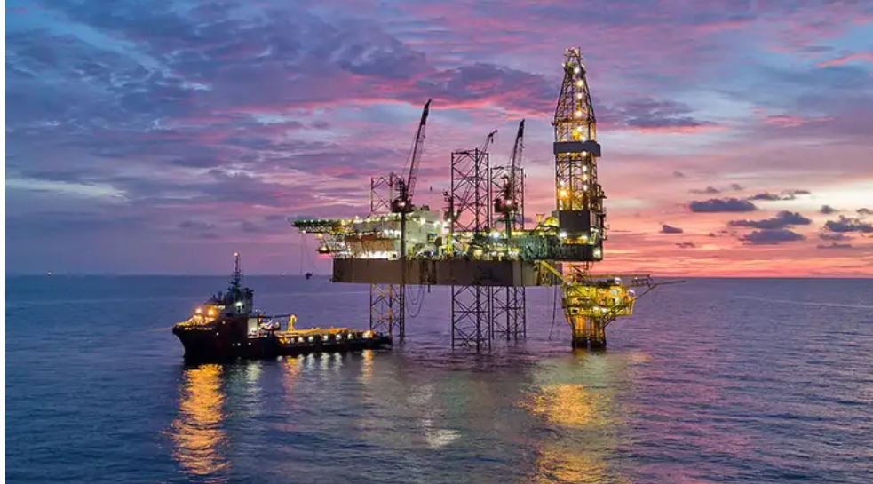 Helleniq Energy: Πιθανή η επίσπευση της ερευνητικής γεώτρησης στο Ιόνιο – Νέες εξελίξεις για τα θαλάσσια «μπλοκ»