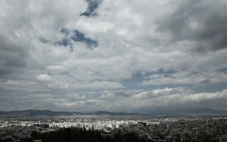 Πρόγνωση Καιρού: Αίθριος Ουρανός με Τοπικές Βροχές και Αμετάβλητες Θερμοκρασίες