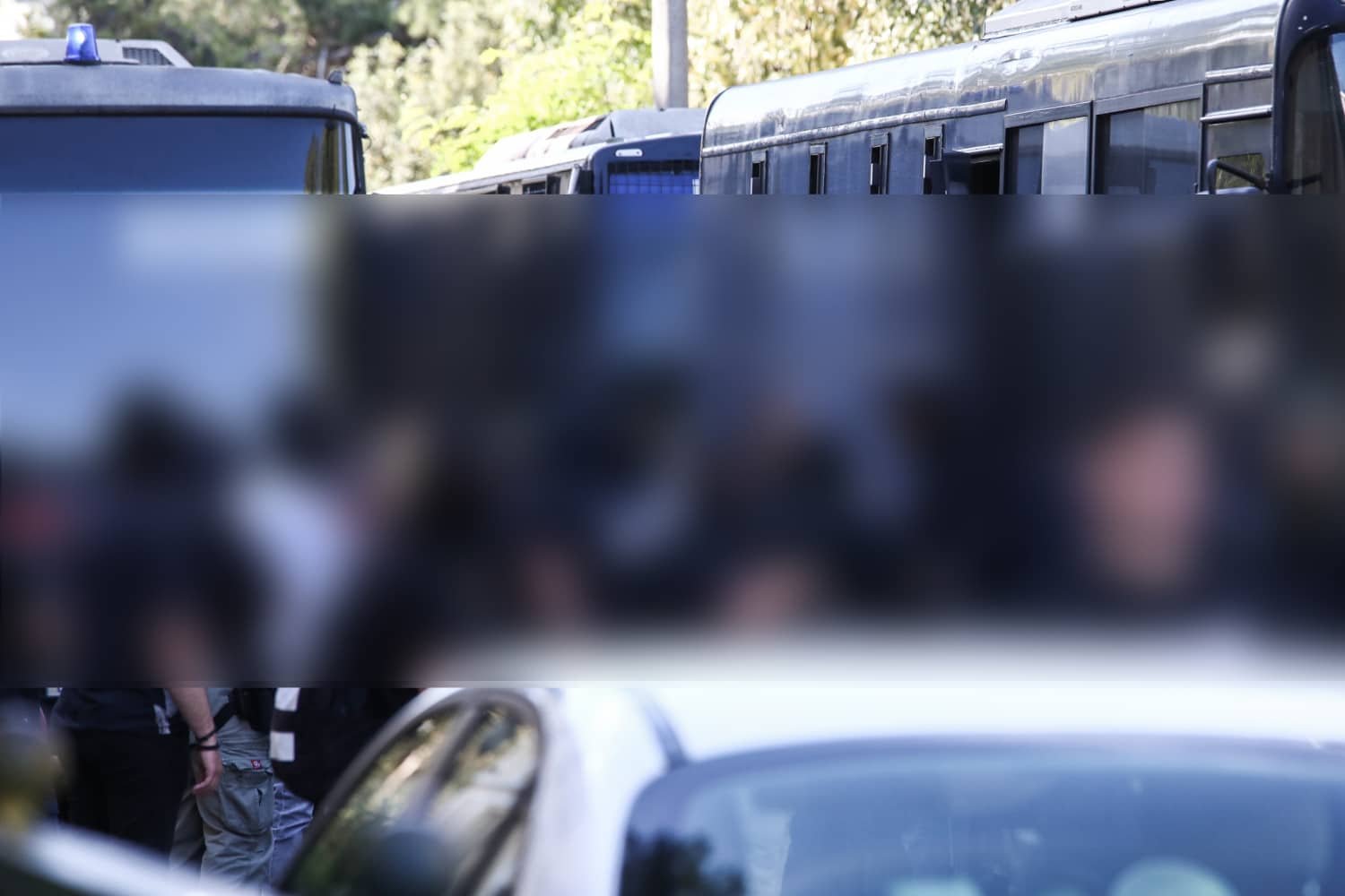 Ληστεία στην Κάτω Τιθορέα: Έξι μέλη ομάδας κατέληξαν στη φυλακή – Ένταση στα δικαστήρια της Ευελπίδων