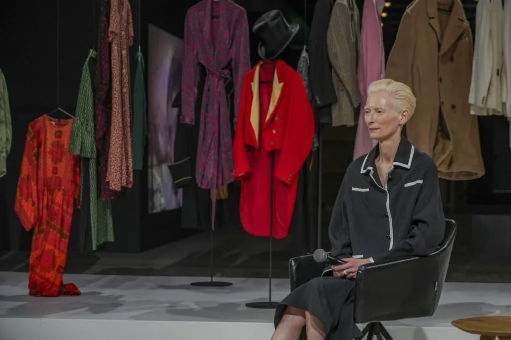 Tilda Swinton: Ένας κόσμος τέχνης, φιλίας και δημιουργίας στο Onassis Ready