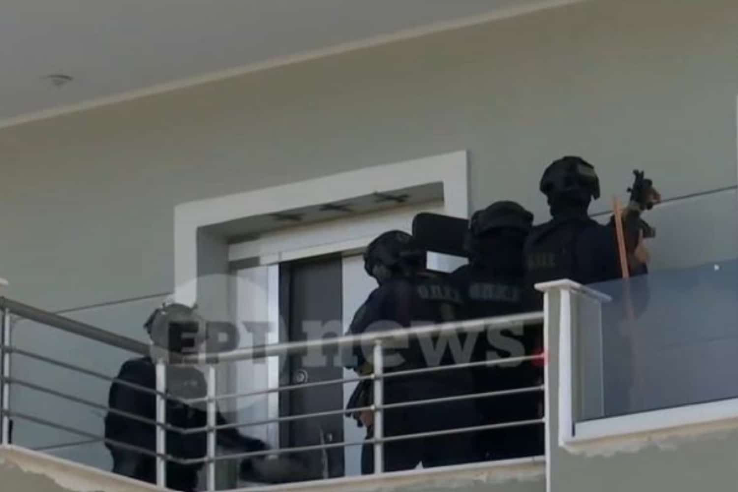 Επιχείρηση στα Άνω Λιόσια: 17 συλλήψεις για ναρκωτικά και ρευματοκλοπή, “Ελληνικό FBI” παρόν