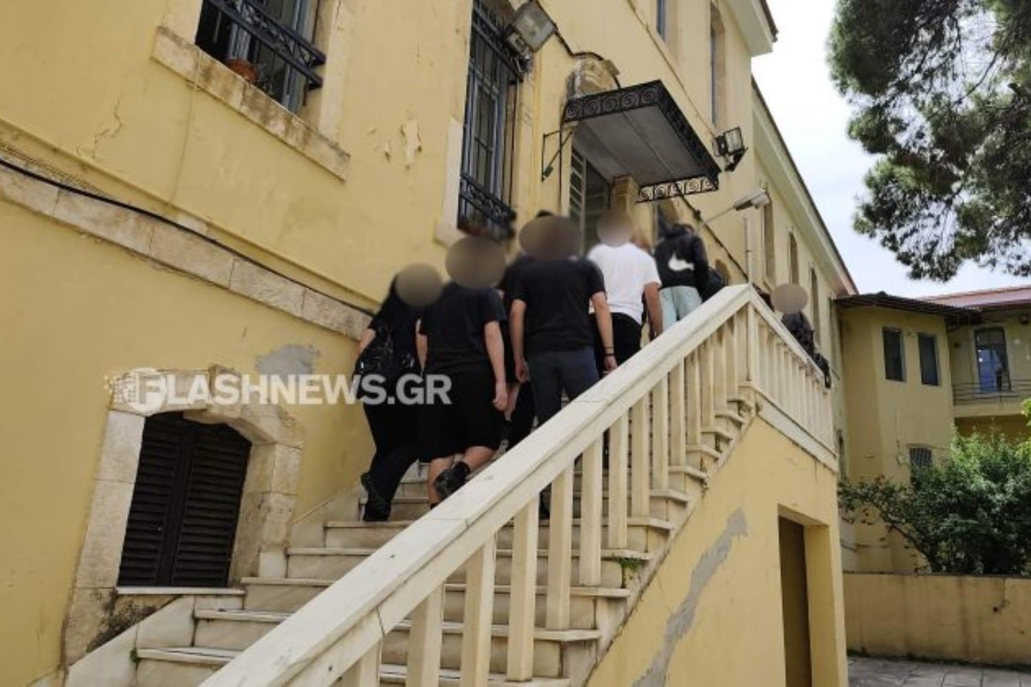 Χανιά: 15 Μαθητές στον Εισαγγελέα για Κατάληψη σε Επέτειο Γρηγορόπουλου – «Τα Παιδιά Ήταν Φοβισμένα» (Βίντεο)