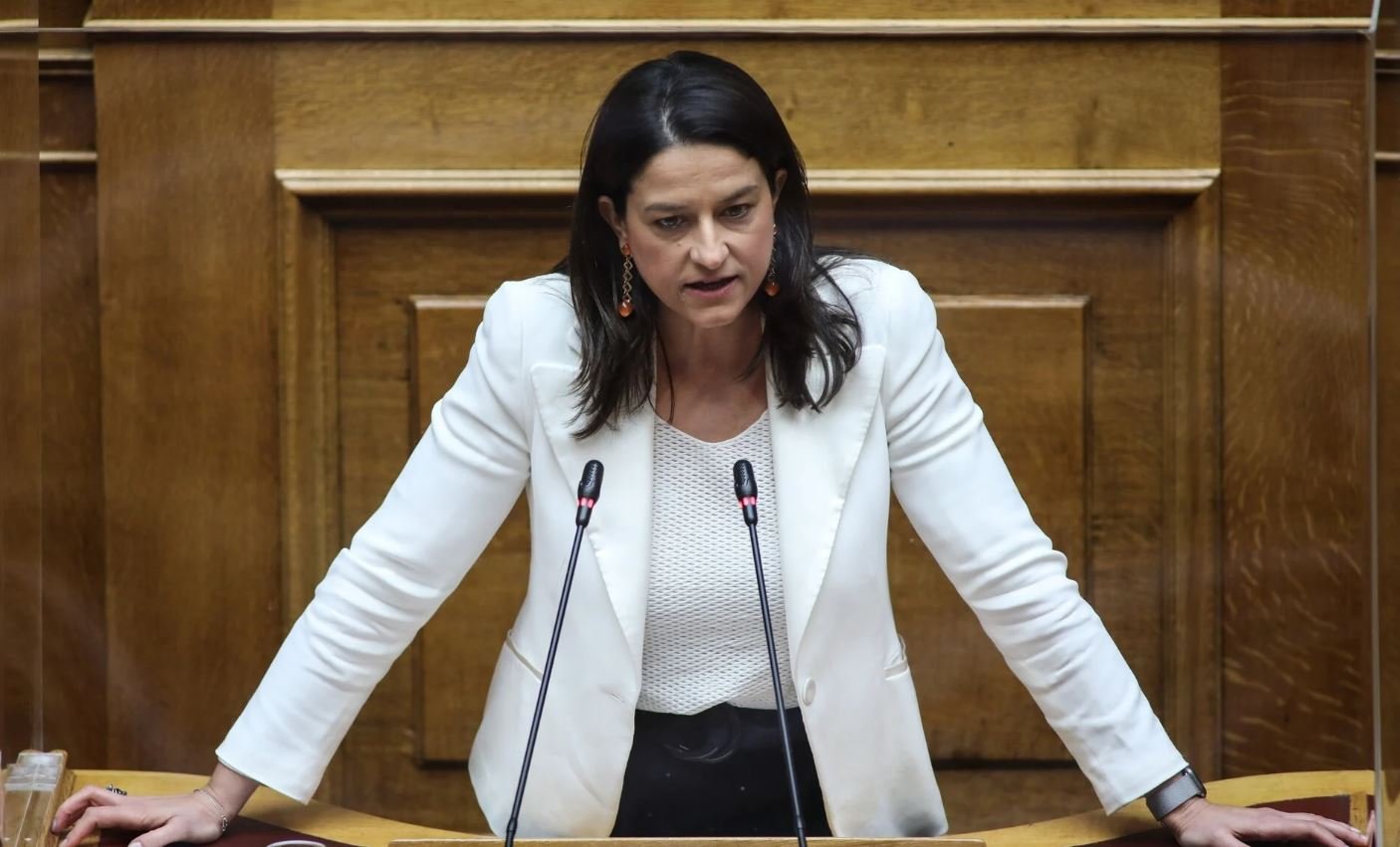 Νέες διευκρινίσεις από την Υπουργό Εργασίας, Νίκη Κεραμέως: Νοσηλευτές, οδηγοί και διασώστες ΕΚΑΒ εντάσσονται στα βαρέα και ανθυγιεινά