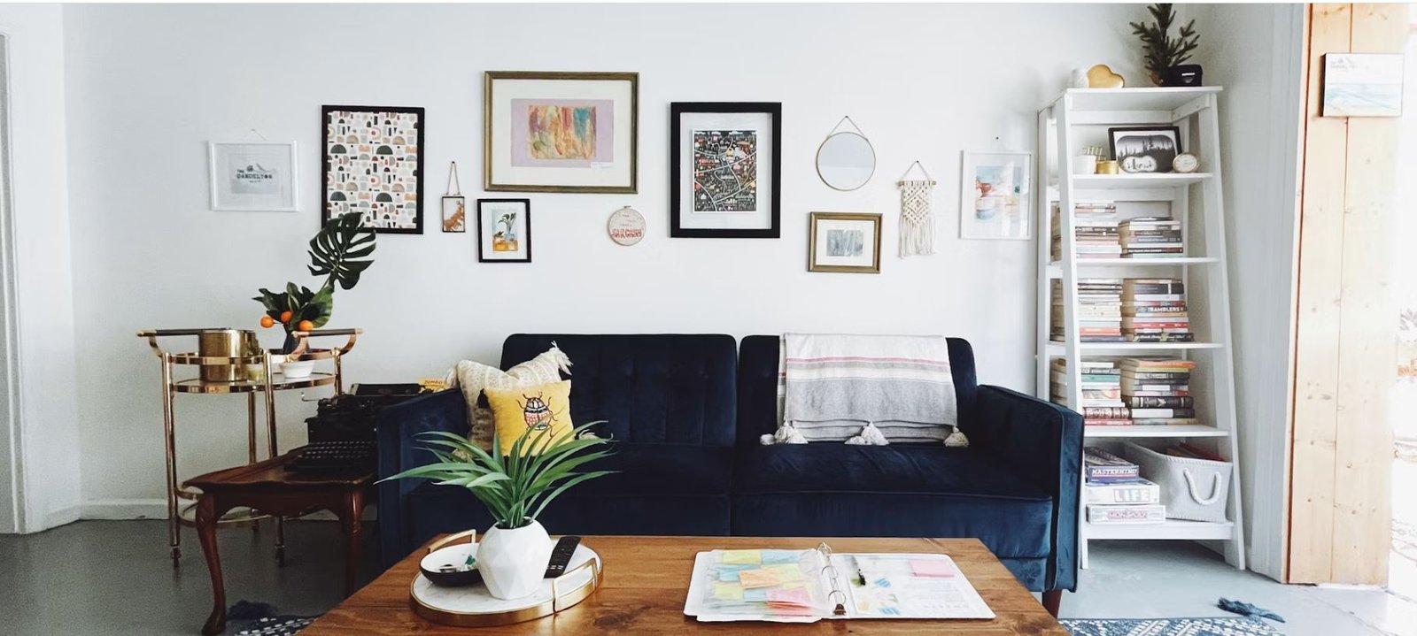 Η ΑΑΔΕ «ξεσκονίζει» τα εισοδήματα από Airbnb: Ποια ψηφιακά έσοδα βρίσκονται υπό έλεγχο
