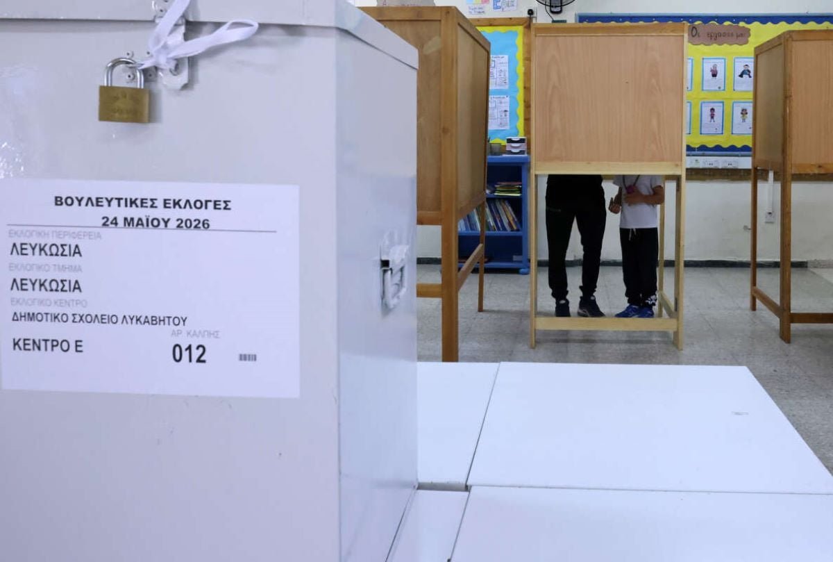 Σε εξέλιξη η εκλογική διαδικασία στην Κύπρο – Περίπου στο 50% η προσέλευση των ψηφοφόρων