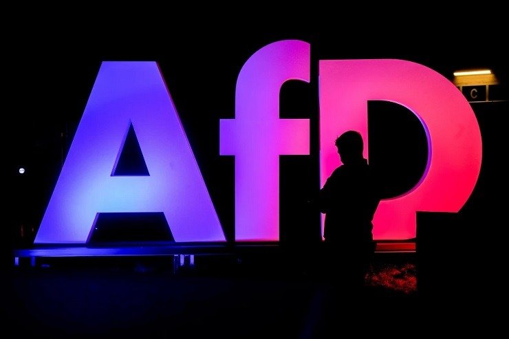 Γερμανία: Η AfD διατηρεί το προβάδισμα, ενώ η πλειοψηφία απορρίπτει την αύξηση των ορίων ηλικίας για τη συνταξιοδότηση
