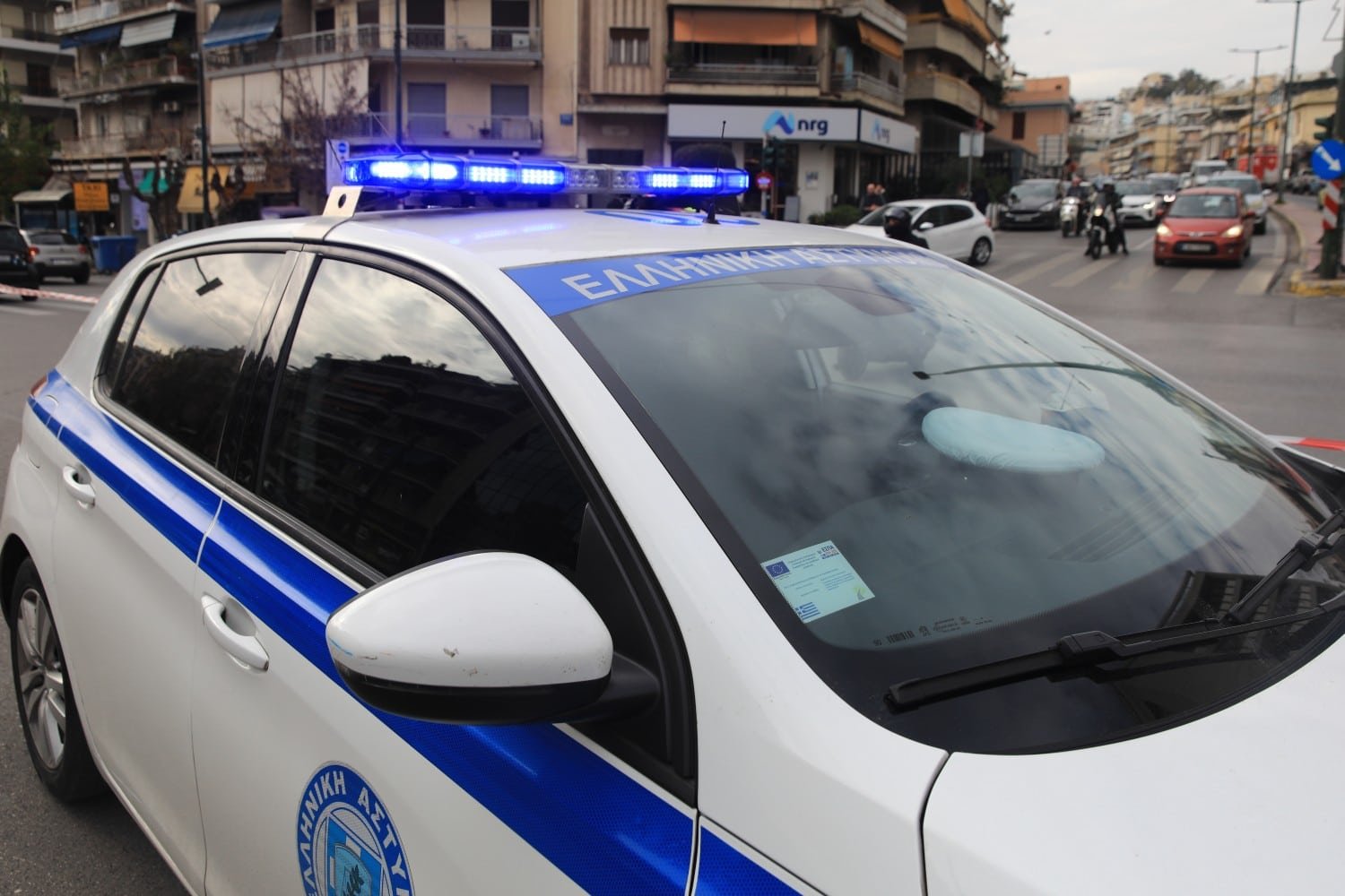 Πάτρα: 30χρονος Βίας Εναντίον Αδερφού του εντός της Οικογενειακής Στέγης, Παραβιάζοντας Περιοριστικά Μέτρα