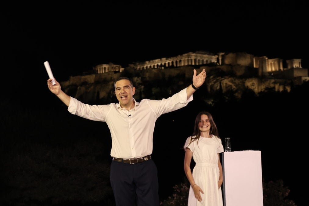 Το «τρολ» της ΚΝΕ για το νέο κόμμα του Τσίπρα: «Για να μάθετε τις θέσεις του, καλέστε το 100!»