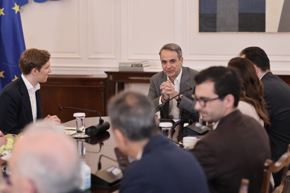 Τεχνητή Νοημοσύνη για ένα Πιο Ανθρώπινο Κράτος: Η Ελλάδα Συνεργάζεται με την ElevenLabs για Ψηφιακό Μετασχηματισμό
