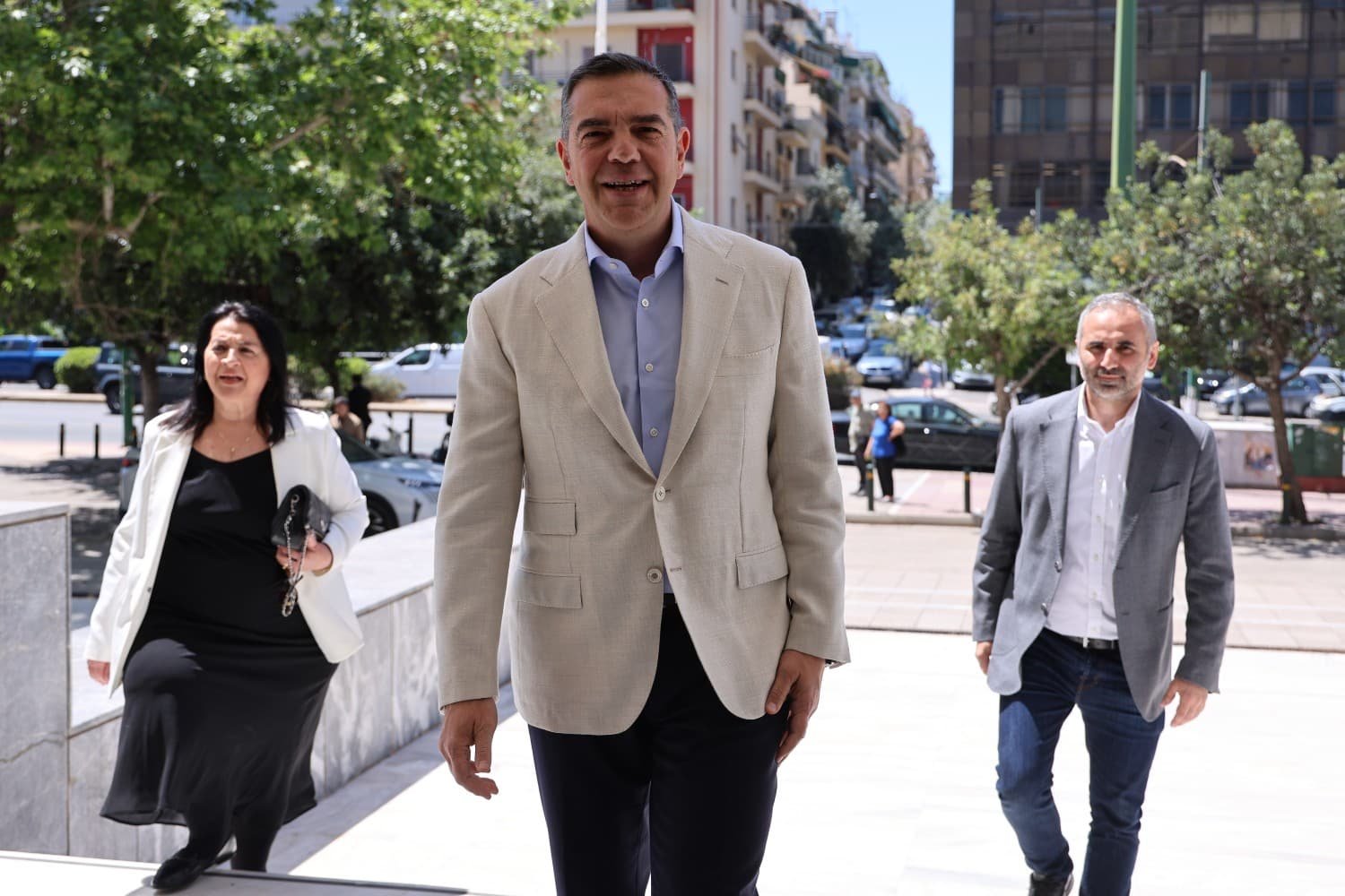 Ο Αλέξης Τσίπρας καταθέτει την ιδρυτική διακήρυξη της Ελληνικής Αριστερής Συμπαράταξης (ΕΛ.Α.Σ.) στον Άρειο Πάγο – Βίντεο