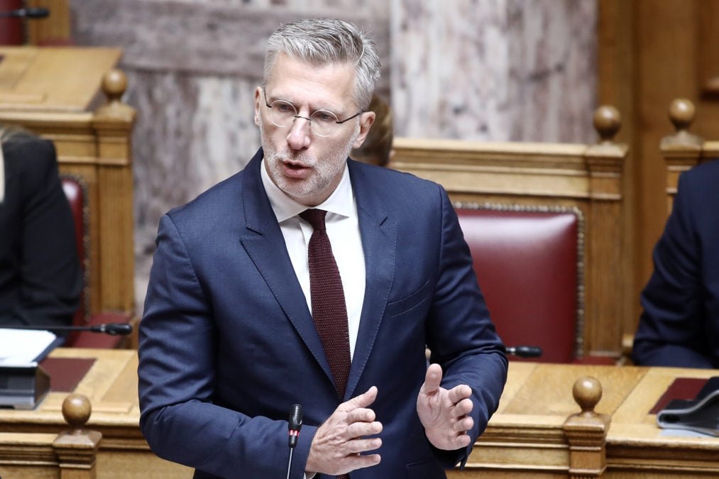Βουλή: Απορρίφθηκε η Ένσταση Αντισυνταγματικότητας για τη διάταξη της ΕΥΠ – Σκέρτσος προς την Αντιπολίτευση: «Έγιναν ουρά»