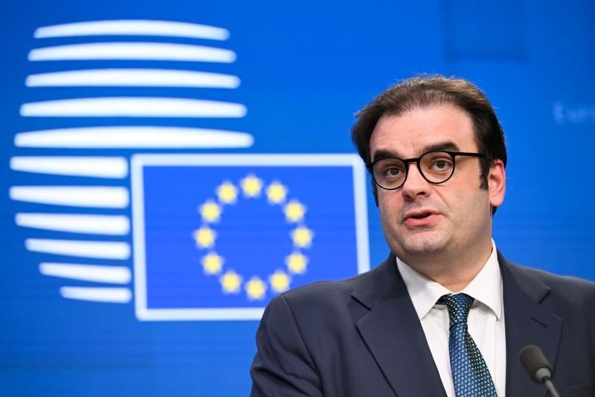 Πιερρακάκης: Η δημοσιονομική ευελιξία επιταχύνει τις επενδύσεις στην ενέργεια – Παρίσι