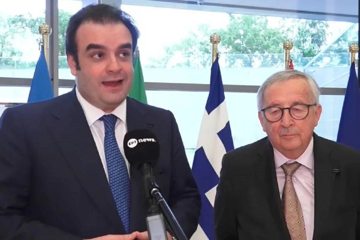 Τιμητική Παρουσία του Ζαν-Κλοντ Γιούνκερ στο Eurogroup: Ο Έλληνας Υπουργός Οικονομίας Κυριάκος Πιερρακάκης Υποδέχεται τον Ιστορικό Ευρωπαίο Ηγέτη